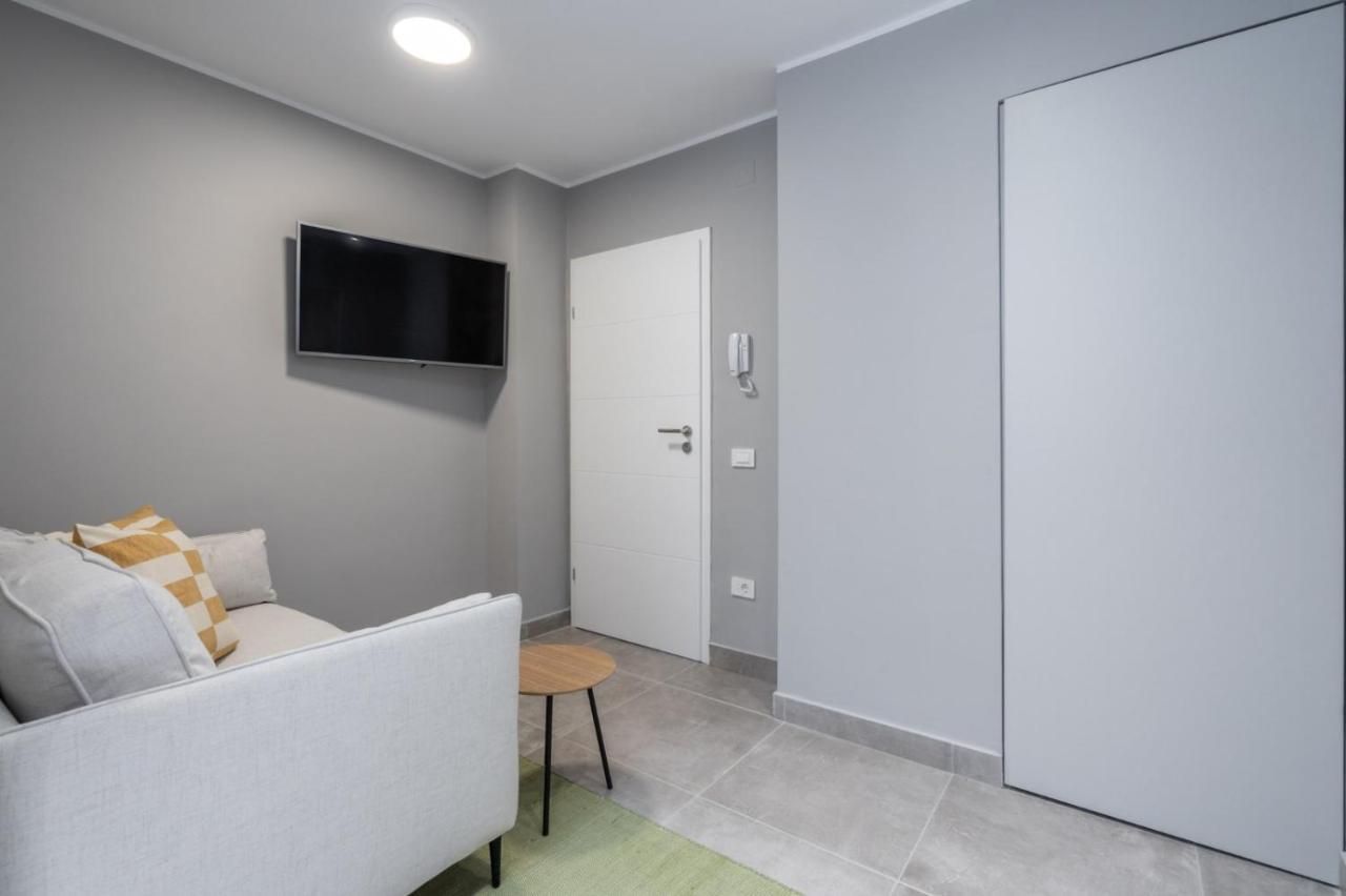 Alfie Center Apartment Bucarest Esterno foto
